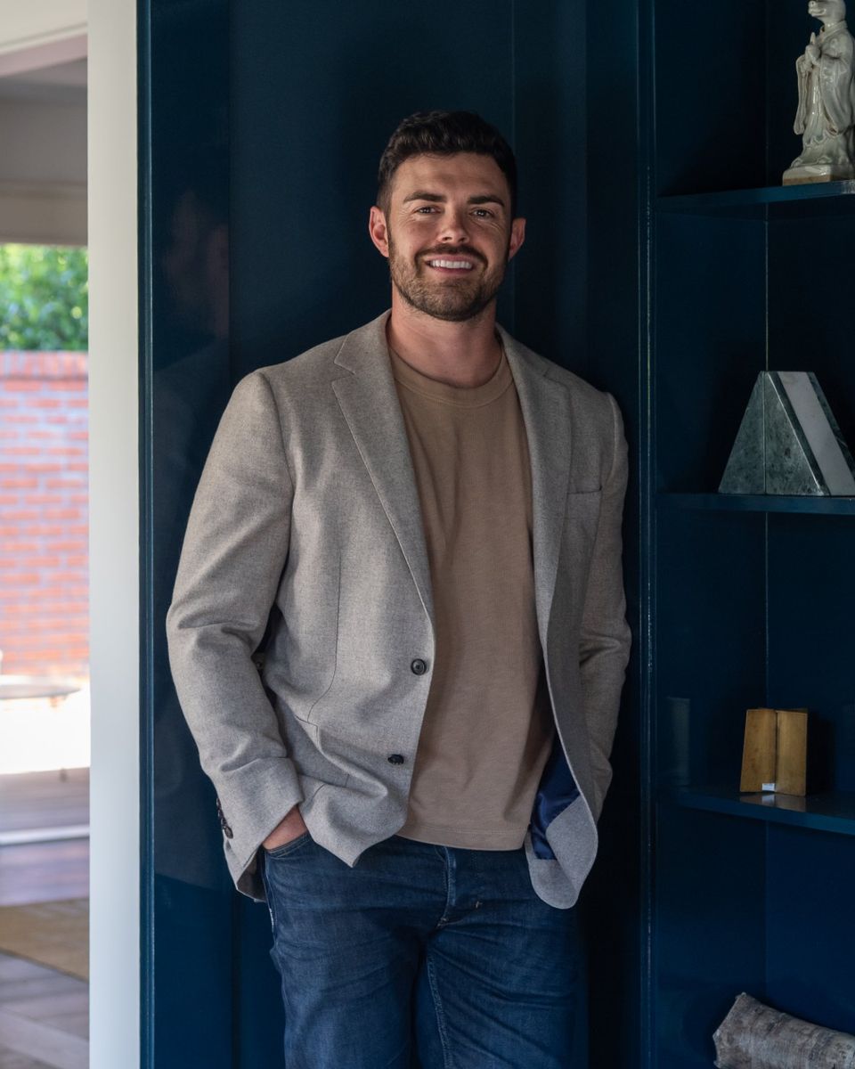 Tom Wrigglesworth, presenting 929 Hilldale Avenue, West Hollywood, CA 90069